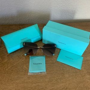 Tiffany and Co sunglasses TF3070